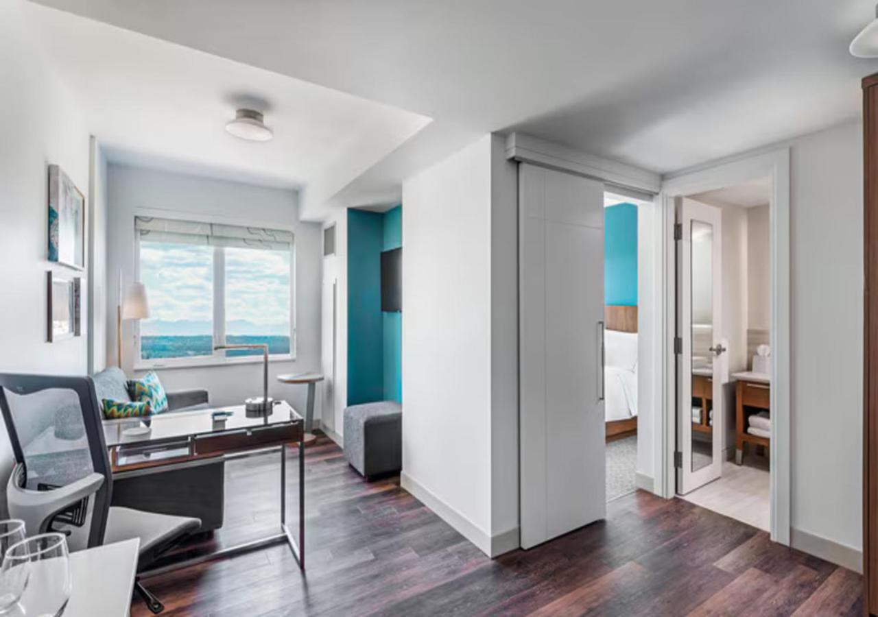 One-Bedroom King Suite